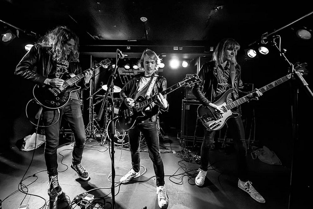 Flight band photo