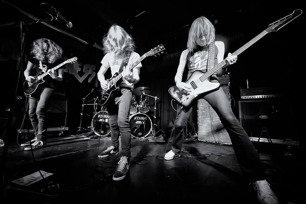 Flight band photo
